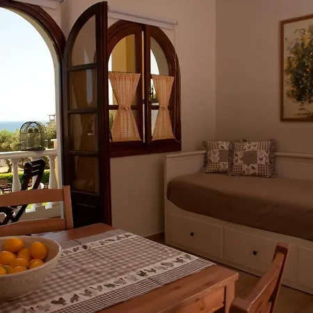 Aparthotel Amboula 2*
