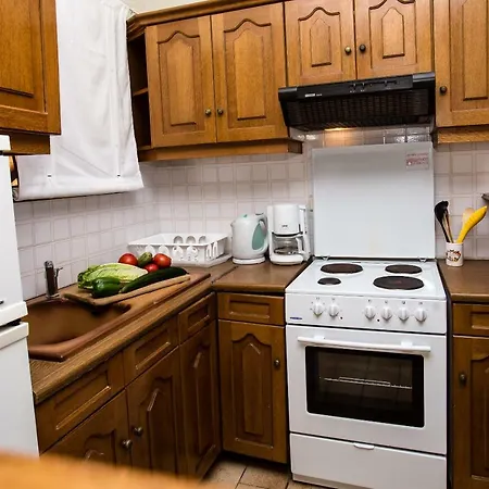 Amboula Aparthotel 2*